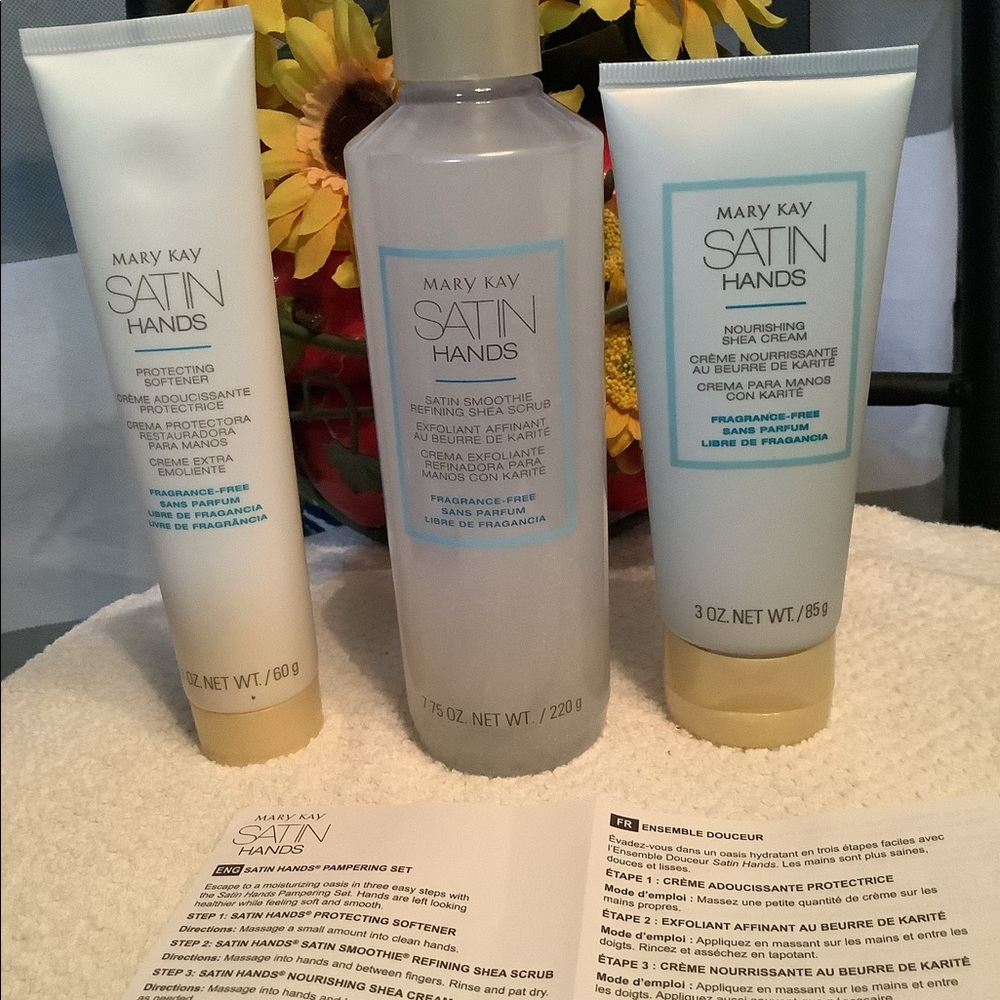 protecting Softener Satin Smoothie Defining Shea Scrub Nourishing Shea Cr